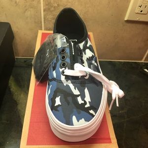 Blue and White Size 8.5 Camo Tennis Shoes